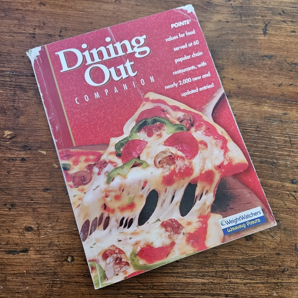 Vintage 2003 Weight Watchers Dining Out Companion Book - Red Cover - Picture 1 of 7